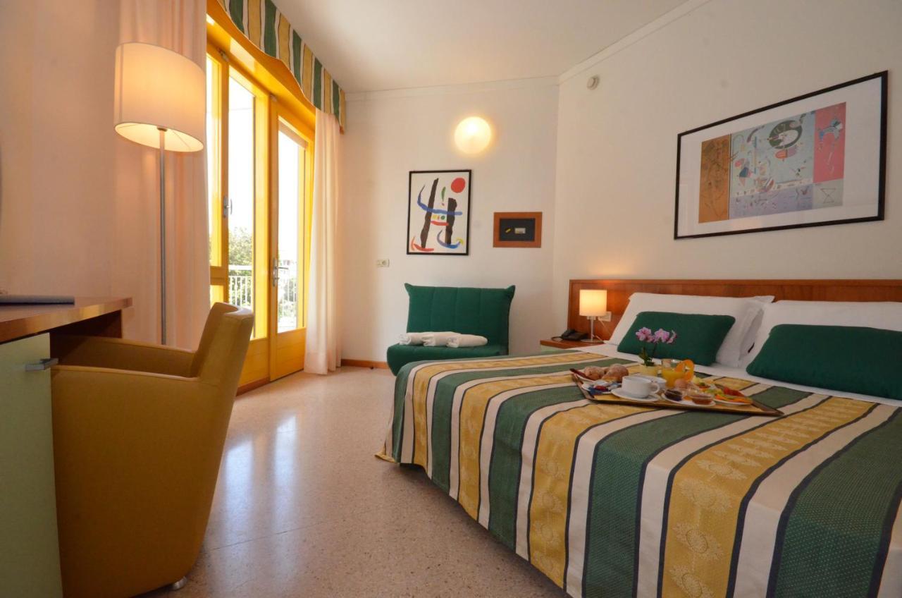 Hotel Luna Bibione Ngoại thất bức ảnh